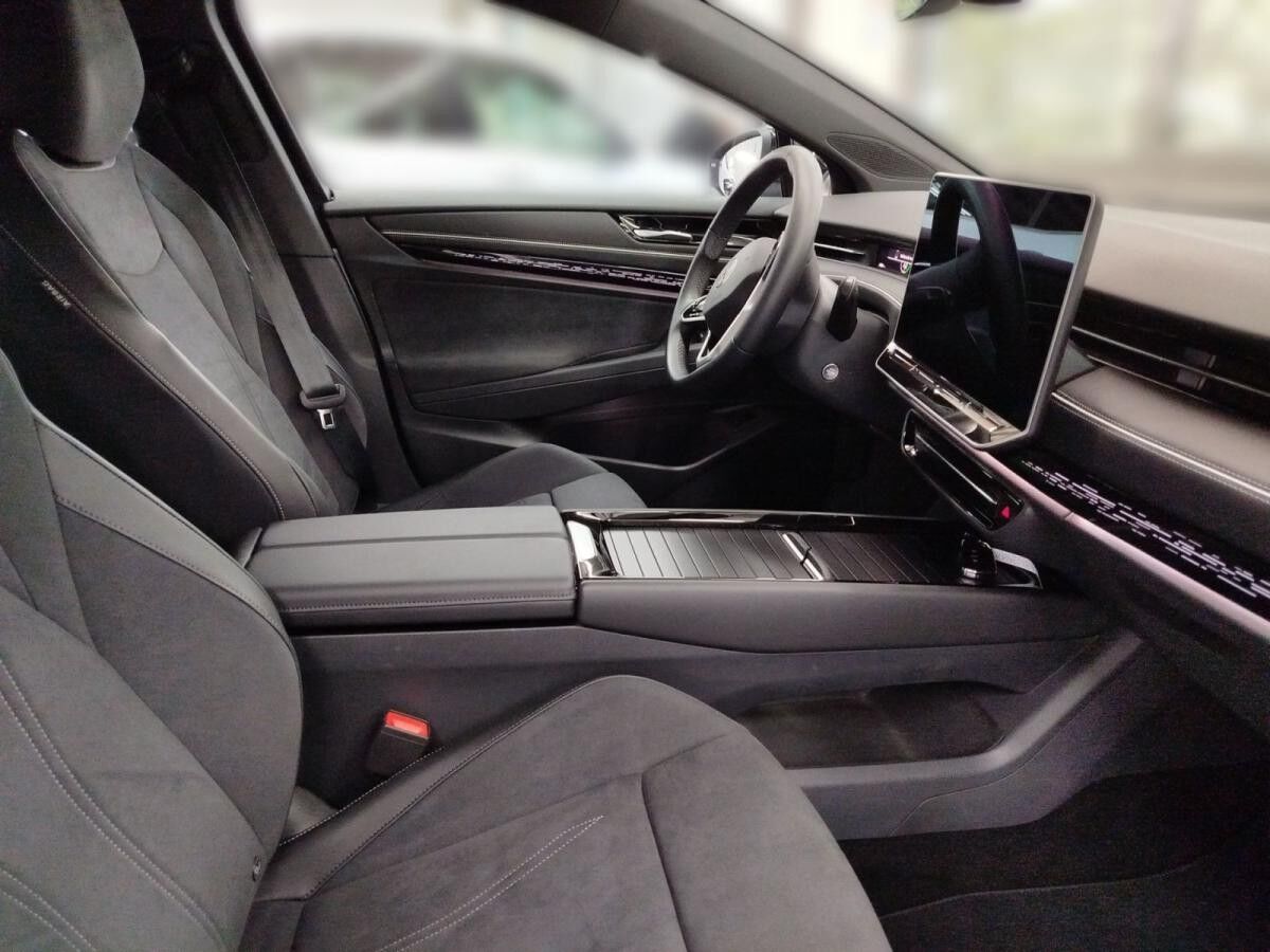 Volkswagen ID.7 Pro Navi IQ.Light DAB+ FrontAssist