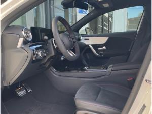 Mercedes-Benz A 200 d AMG Line Panorama Totwinkel 360°Kamera