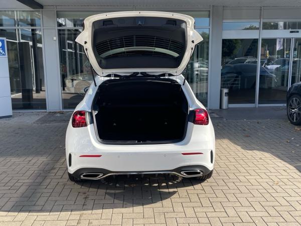 Mercedes-Benz A 200 d AMG Line Panorama Totwinkel 360°Kamera