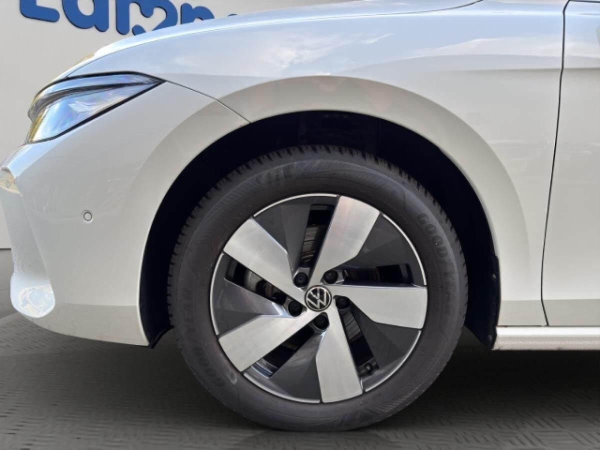 Volkswagen Passat Business 1.5 eTSI DSG ACC, AHK, NAVI, SHZ