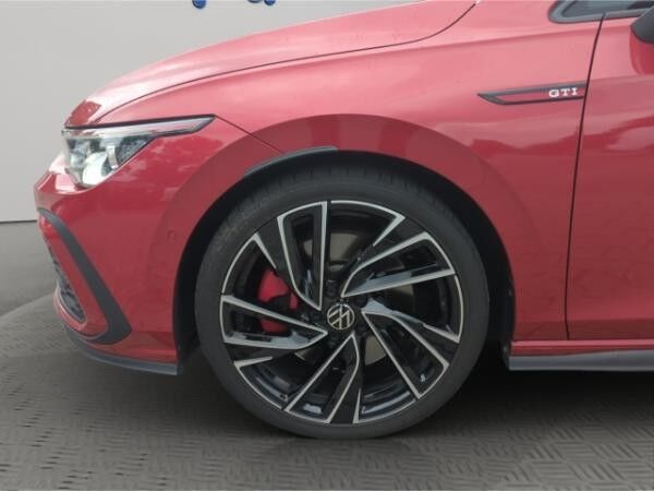 Volkswagen Golf GTI VIII 2.0 TSI
