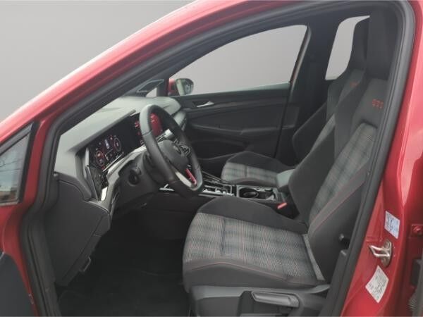 Volkswagen Golf GTI VIII 2.0 TSI