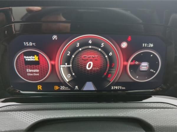 Volkswagen Golf GTI VIII 2.0 TSI