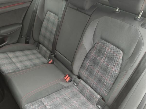 Volkswagen Golf GTI VIII 2.0 TSI