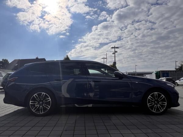 BMW i5 eDrive40 Touring M Sportpaket DAB LED AHK