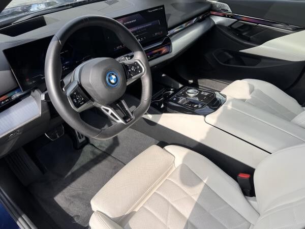 BMW i5 eDrive40 Touring M Sportpaket DAB LED AHK