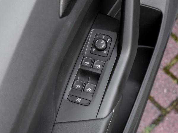 Volkswagen T-Cross R-Line 1.5 TSI DSG ACC AHK LED NAVI RÜCKKAMERA DAB