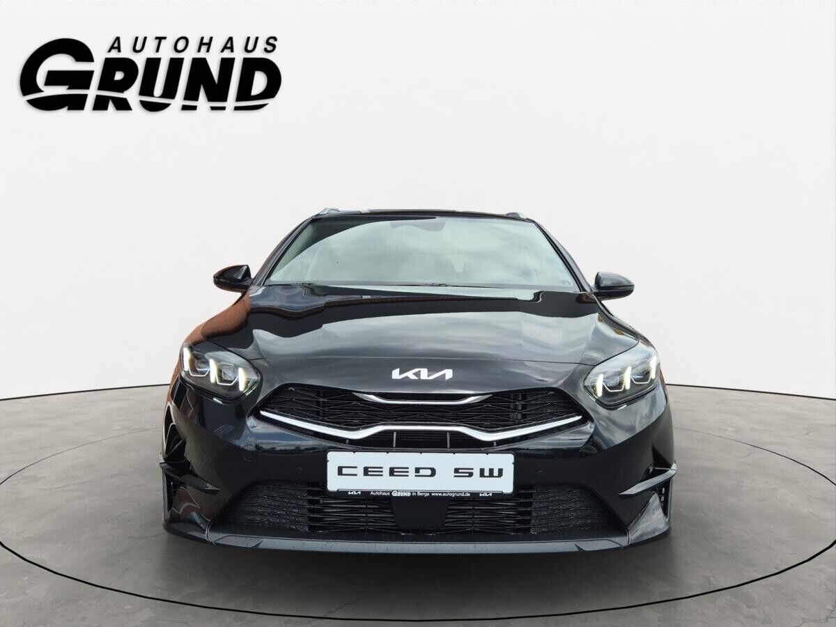 Kia Ceed SW 1.5T DCT7 ULTIMATE | STYLE-PAKET | LED | 17" | GEWERBLICH