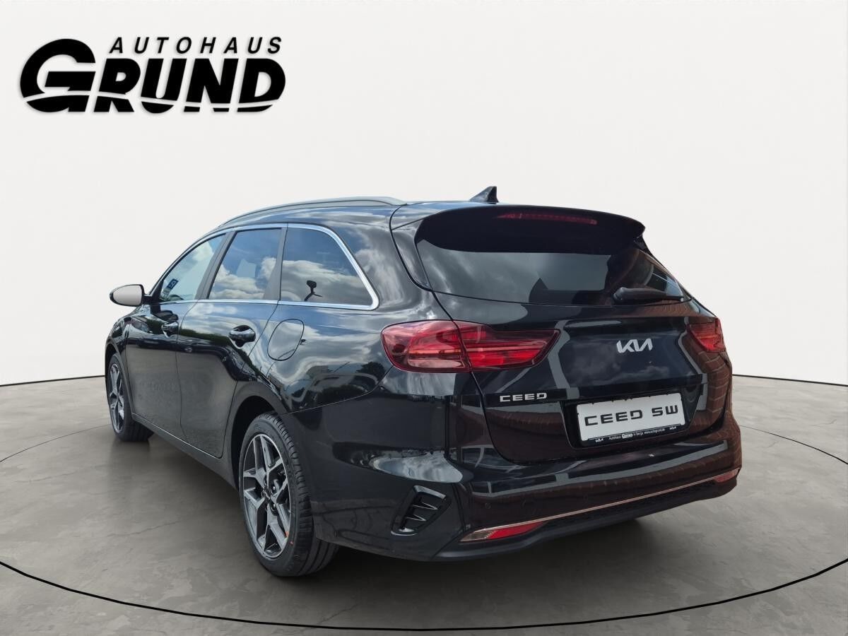 Kia Ceed SW 1.5T DCT7 ULTIMATE | STYLE-PAKET | LED | 17" | GEWERBLICH