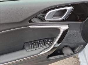 Kia Ceed SW 1.5T DCT7 ULTIMATE | STYLE-PAKET | LED | 17" |