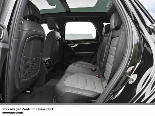 Volkswagen Touareg R-Line 3.0 V6 TDI  (Düsseldorf)