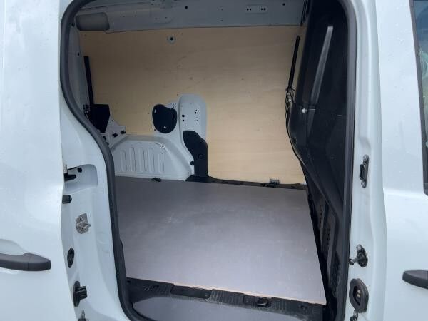 Renault Express dCi 95 Klima Allwetter Bodenplatte