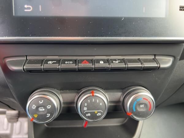 Renault Express dCi 95 Klima Allwetter Bodenplatte