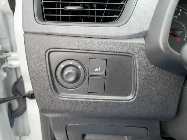 Renault Express dCi 95 Klima Allwetter Bodenplatte