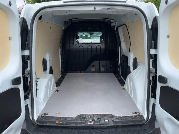 Renault Express dCi 95 Klima Allwetter Bodenplatte