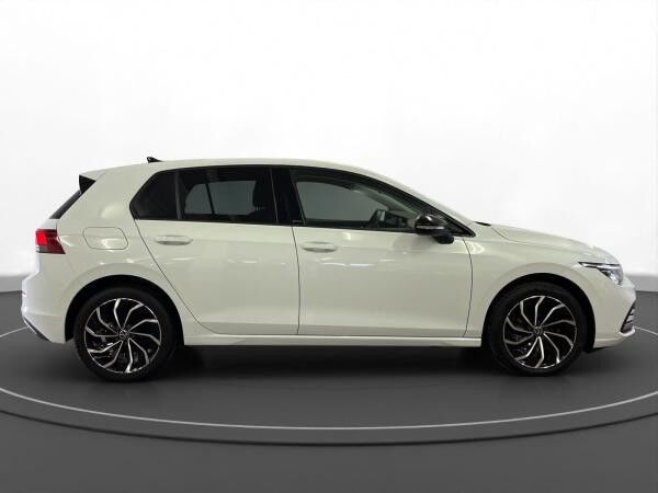 Volkswagen Golf VIII 2.0 TDI Move AHK LED LM 17" Navi PDC vo+hi ACC