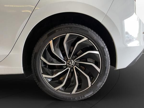 Volkswagen Golf VIII 2.0 TDI Move AHK LED LM 17" Navi PDC vo+hi ACC