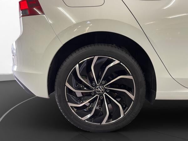 Volkswagen Golf VIII 2.0 TDI Move AHK LED LM 17" Navi PDC vo+hi ACC