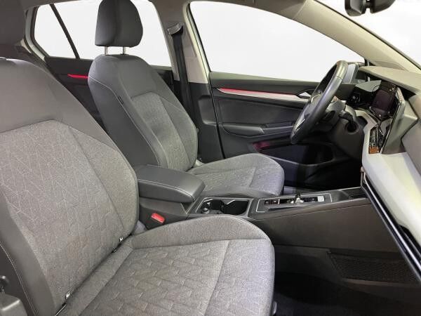 Volkswagen Golf VIII 2.0 TDI Move AHK LED LM 17" Navi PDC vo+hi ACC