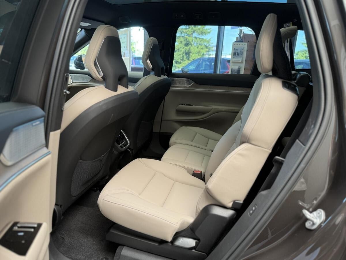 Volvo EX90 EX90 Twin Motor AWD ULTRA 7. Sitz.- Inkl. Anhängerkupplung! Sofort lieferbar