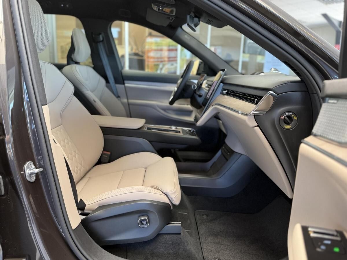 Volvo EX90 EX90 Twin Motor AWD ULTRA 7. Sitz.- Inkl. Anhängerkupplung! Sofort lieferbar