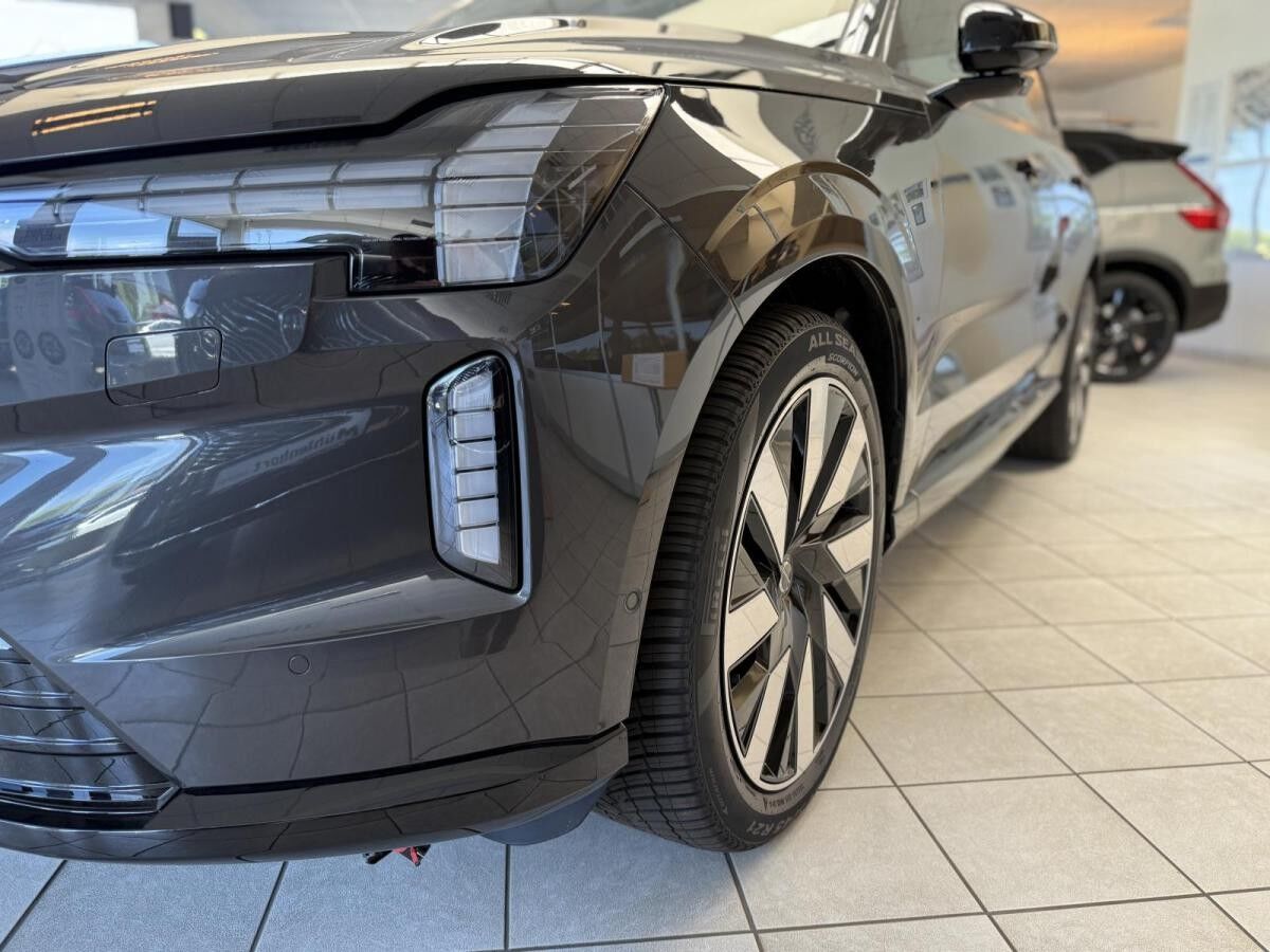 Volvo EX90 EX90 Twin Motor AWD ULTRA 7. Sitz.- Inkl. Anhängerkupplung! Sofort lieferbar