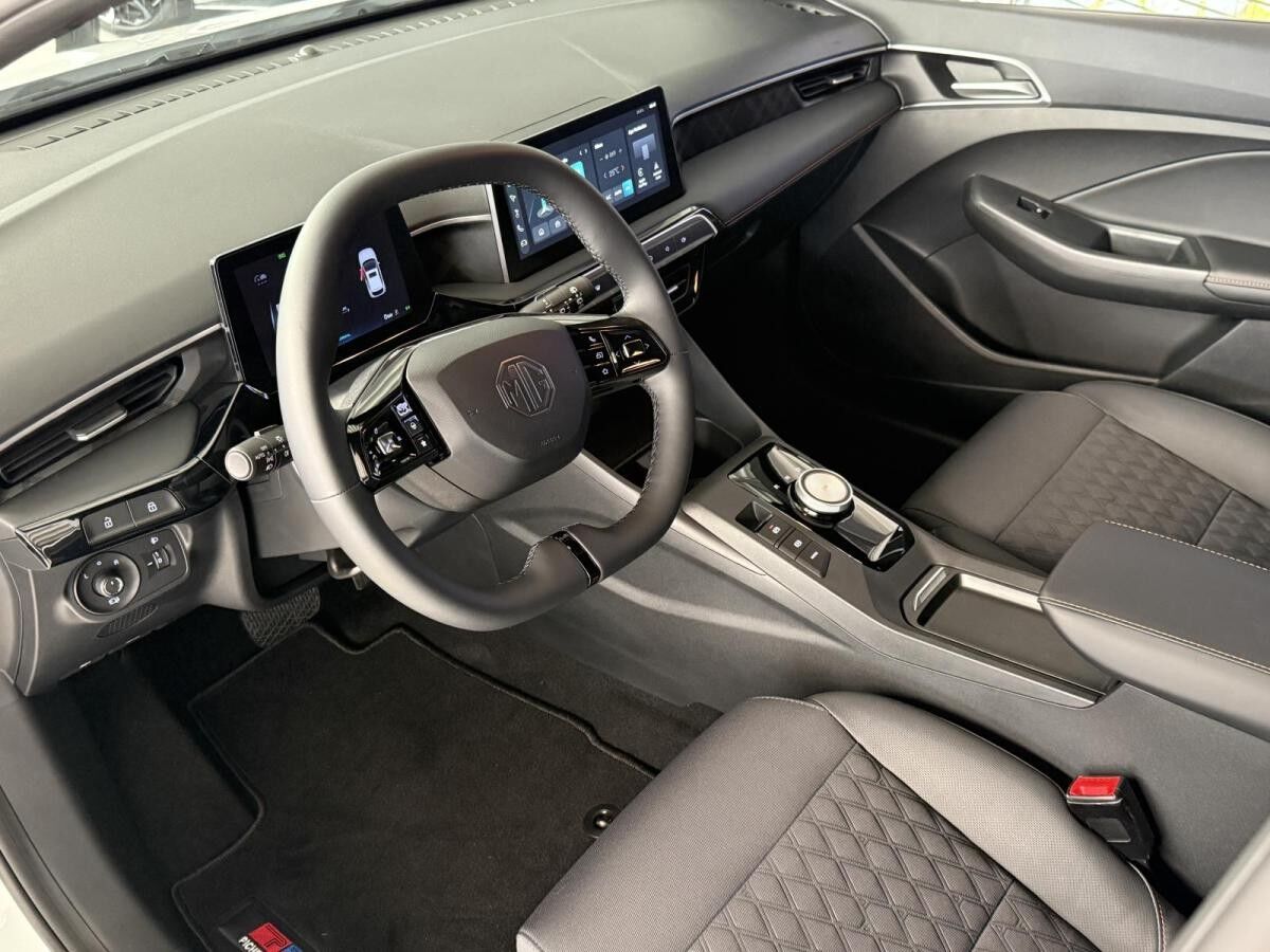 MG MG3 3 HEV+ Luxury 24.5  (Privat)