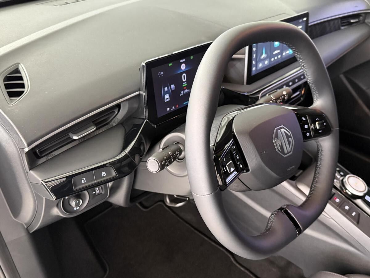 MG MG3 3 HEV+ Luxury 24.5  (Privat)