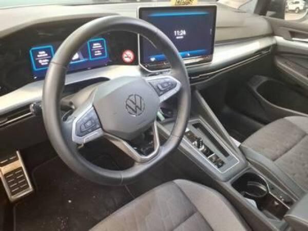 Volkswagen Golf VIII 2.0 TDI DSG Goal AHK Spurwechselassistent Rückfahrkamera Sitzheizung DAB+