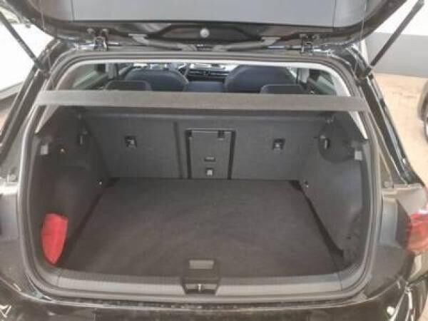 Volkswagen Golf VIII 2.0 TDI DSG Goal AHK Spurwechselassistent Rückfahrkamera Sitzheizung DAB+