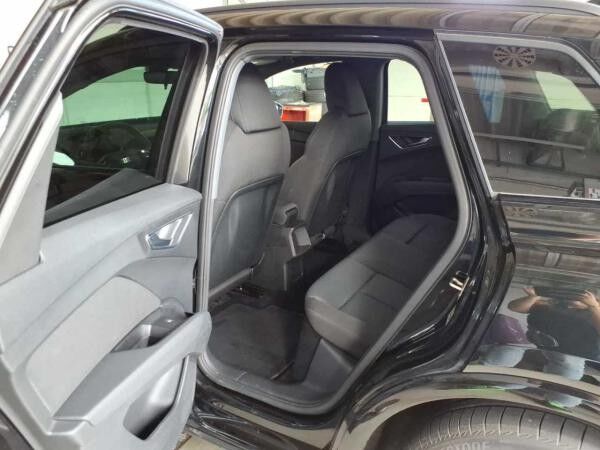 Audi Q4 e-tron S-Line 35 / MMI-Navi+, Standklima, LED