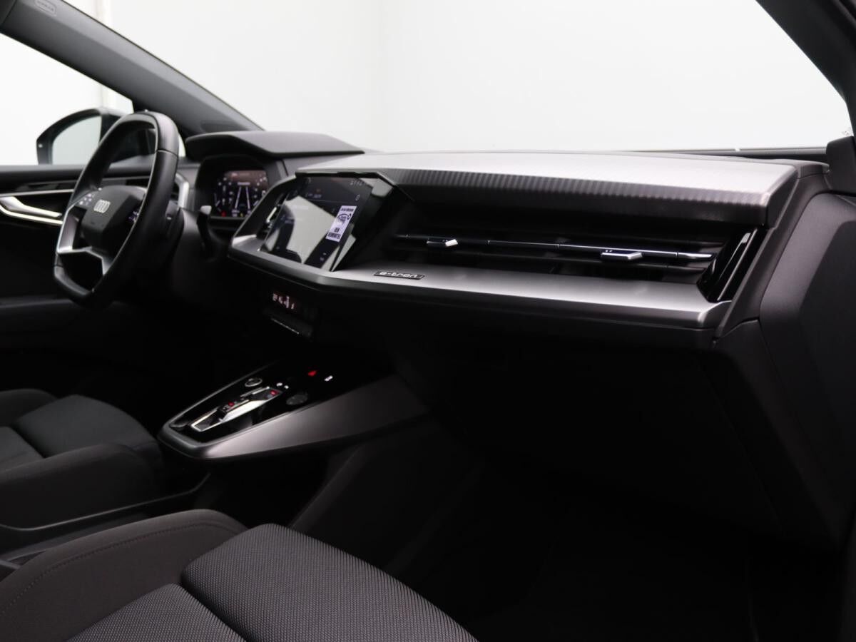 Audi Q4 e-tron S-Line 35 / MMI-Navi+, Standklima, LED