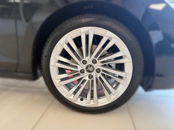 Skoda Superb Combi 2.0 TDI DSG Selection *CANTON*AHK*