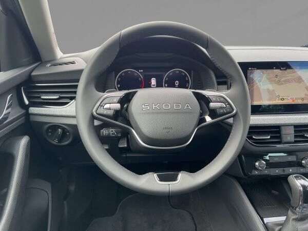 Skoda Kamiq TOUR 1,0 TSI DSG *ACC / NAVI / AHZV*