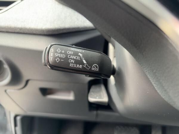 Skoda Kamiq TOUR 1,0 TSI DSG *ACC / NAVI / AHZV*