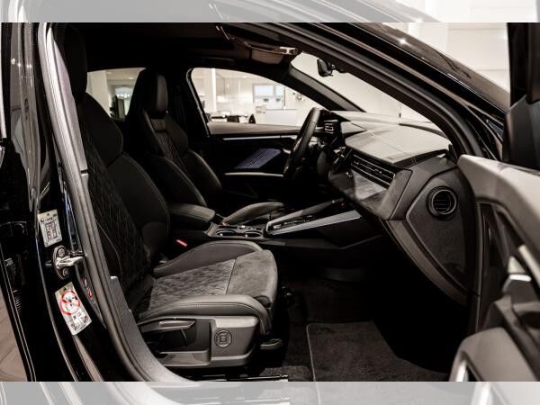 Audi A3 Limousine 35 TDI S tronic 2xS LINE/NAV/CARBON