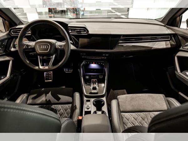 Audi A3 Limousine 35 TDI S tronic 2xS LINE/NAV/CARBON