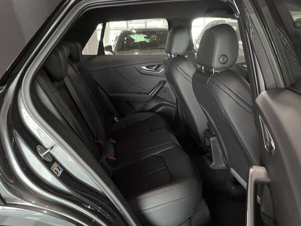Audi Q2 35 TDI S tronic 2xS LINE/SONOS//NAVI/MATRIX