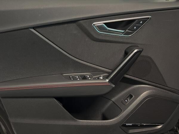 Audi Q2 35 TDI S tronic 2xS LINE/SONOS//NAVI/MATRIX