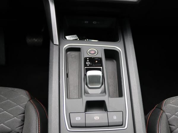 Seat Leon ST FR 1.5 eTSI DSG / Navi, Matrix, RFK, ACC