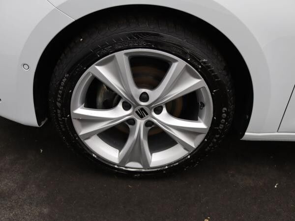 Seat Leon ST FR 1.5 eTSI DSG / Navi, Matrix, RFK, ACC