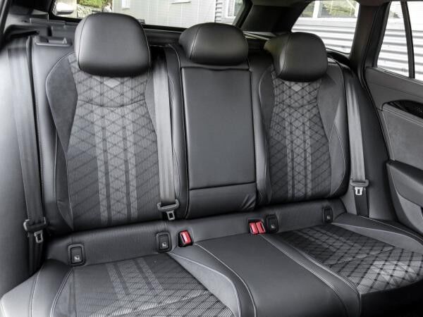 Volkswagen Passat Variant R-Line 2.0 TDI DSG ACC AHK MATRIX NAVI KAMERA Keyless