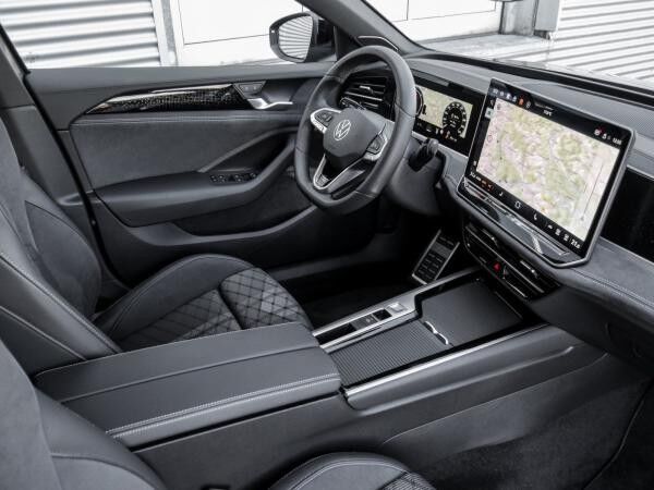 Volkswagen Passat Variant R-Line 2.0 TDI DSG ACC AHK MATRIX NAVI KAMERA Keyless