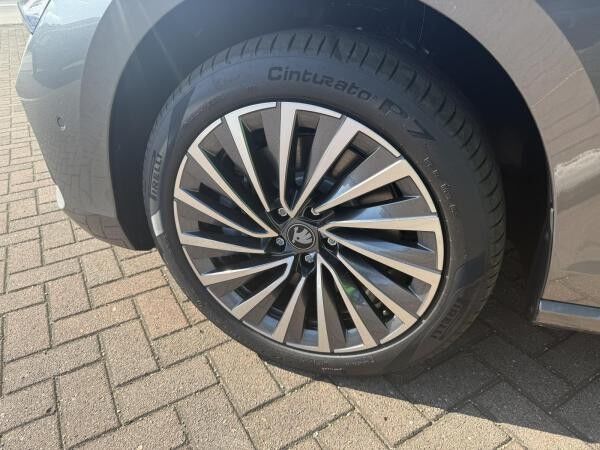 Skoda Superb Combi L&K 1,5 TSI iV 150 kW 6-Gang-DSG**Aktion**