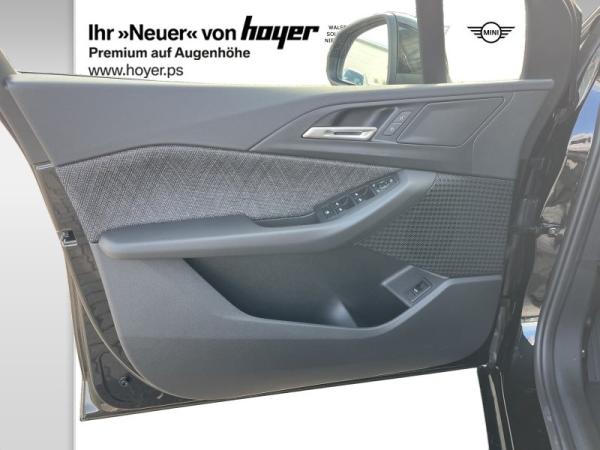 BMW 218 Active Tourer mit Anhängerkupplung AKTION