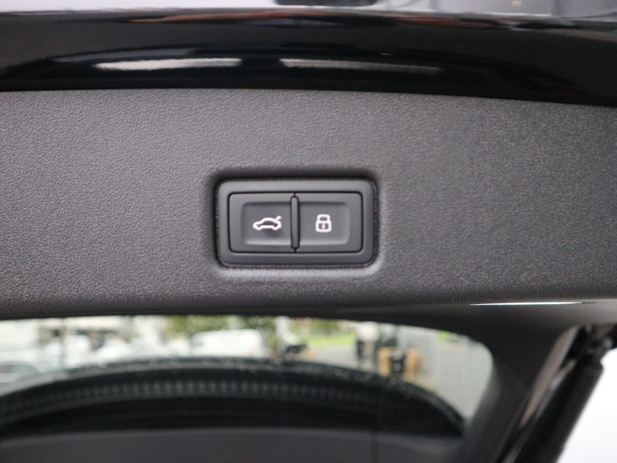 Audi Q5 SUV TDI quattro S tronic S line*AHK*ACC*