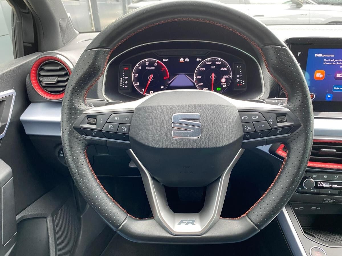 Seat Arona 1.5 TSI DSG FR NAVI ACC Kamera Sitzhzg AHK Seat Arona 1.5 TSI DSG FR NAVI ACC Kamera Sitzhzg AHK