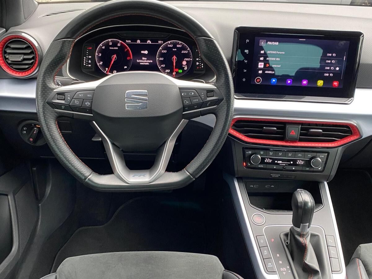 Seat Arona 1.5 TSI DSG FR NAVI ACC Kamera Sitzhzg AHK Seat Arona 1.5 TSI DSG FR NAVI ACC Kamera Sitzhzg AHK