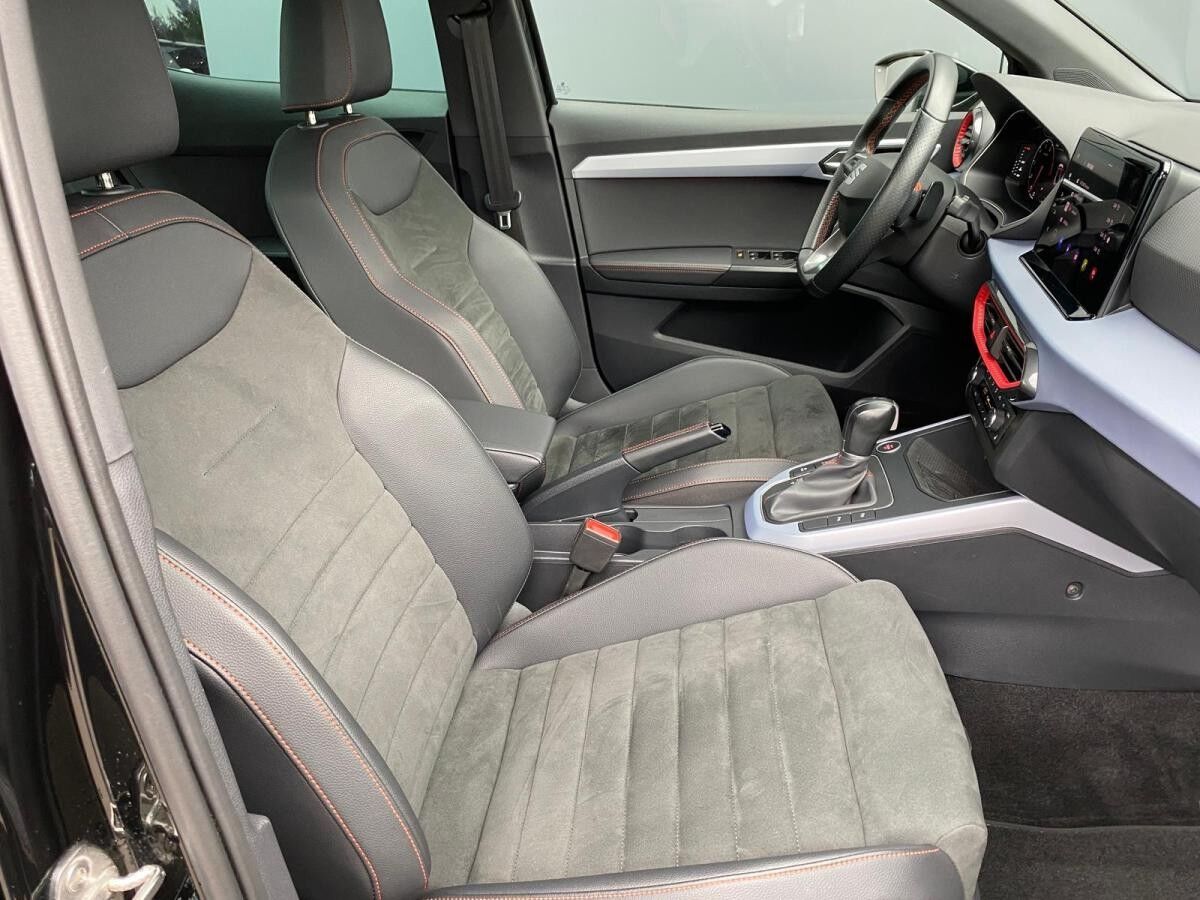 Seat Arona 1.5 TSI DSG FR NAVI ACC Kamera Sitzhzg AHK Seat Arona 1.5 TSI DSG FR NAVI ACC Kamera Sitzhzg AHK