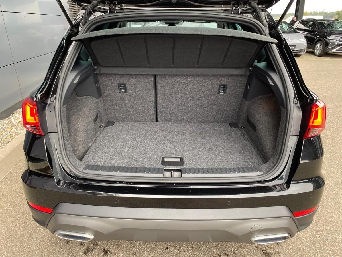 Seat Arona 1.5 TSI DSG FR NAVI ACC Kamera Sitzhzg AHK Seat Arona 1.5 TSI DSG FR NAVI ACC Kamera Sitzhzg AHK